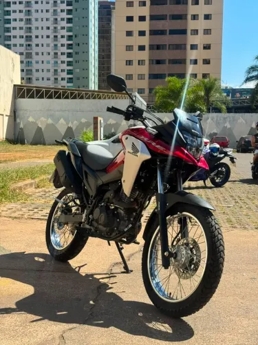 XRE 190 2025 - Sem detalhes 