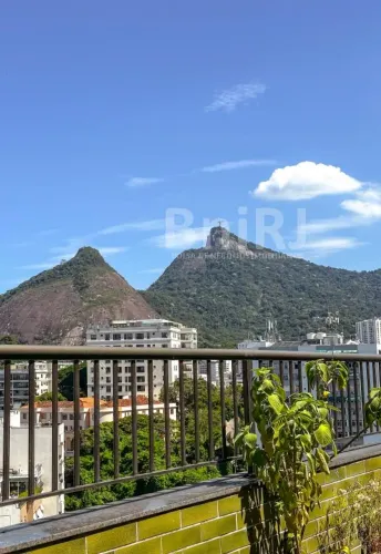 COBERTURA DUPLEX COM VISTA 360° NO RIO
