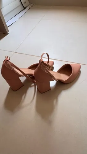 Sapato salto nude