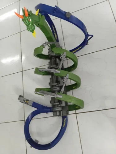 Pista hot wheels dragão