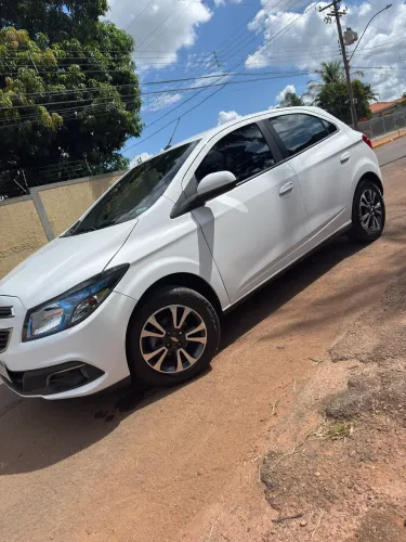 Chevrolet Onix Hatch LTZ 1.4 8V Flex Power Mec. 4P 2015