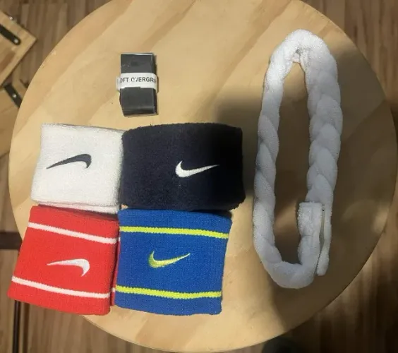 Kit acessórios para tênis - 4 pares demunhequeiras Nike/1 faixa de cabeça/Ultra Wrap Wilso
