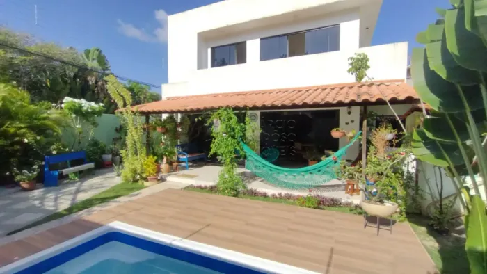Casa com 4 Quartos e Piscina à venda em Guaxuma