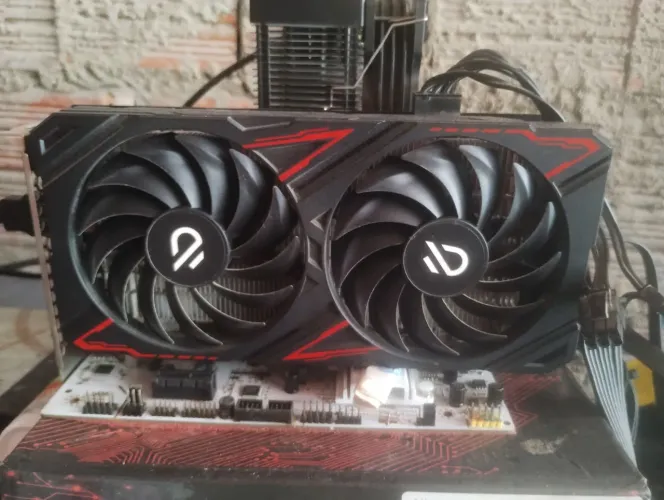 Vendo RX 6600 8gb duex ainda na garantia
