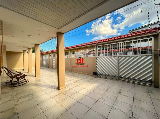 CONJUNTO CASTELO / CASA NO CONJUNTO CASTELO BRANCO COM 3 QUARTOS BAIRRO PARQUE DEZ
