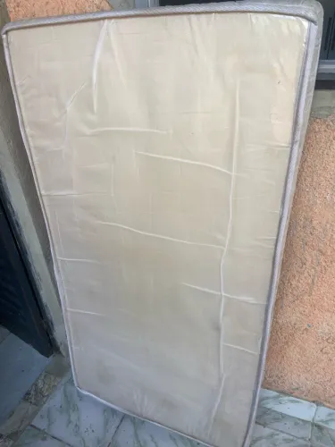 Vendo colchão para berço 
