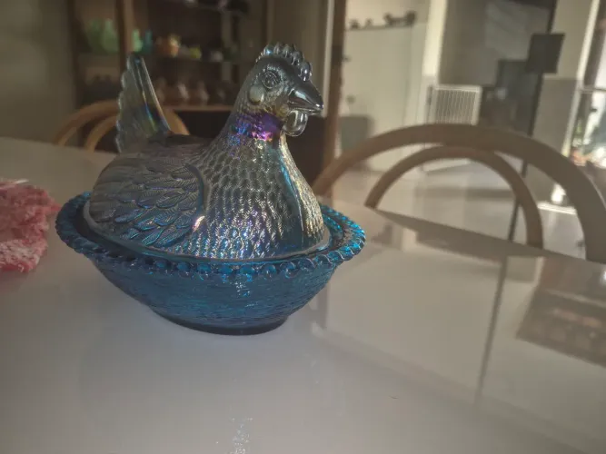 Vendo galinha vintage em vidro