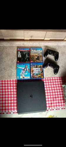 PlayStation 4 slim 1TB