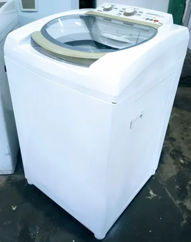 VENDO UMA MÁQUINA DE LAVAR ROUPA BRASTEMP 11KG 