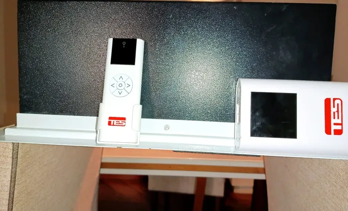 Lift Para Projetor Embutir No Gesso TES + Controle E Receptor