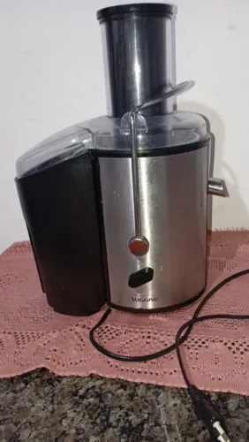 Espremedor elétrico de frutas