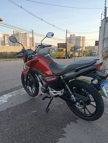 Tô vendendo porque veio de consórcio não ando com a moto só vive parada
