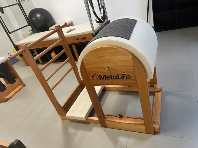 Vendo Studio de pilates completo em excelente estado pouco tempo de uso.