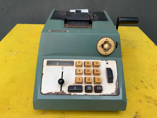 Somadora Mecânica Olivetti (Com Teclado Numérico)