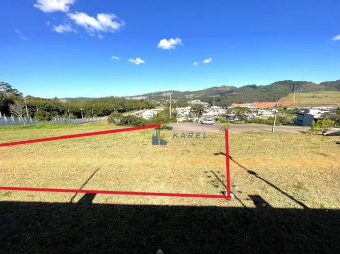 TERRENO à VENDA de 566,94m², Sem Vizinhos de Fundos, com Vista Imperdível no CONDOMÍNIO FE