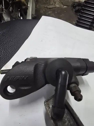 Cilindro mestre de Freio dianteiro Suzuki Srad 750cc ano 2013