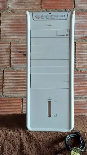 Vendo esse Climatizador Midea.