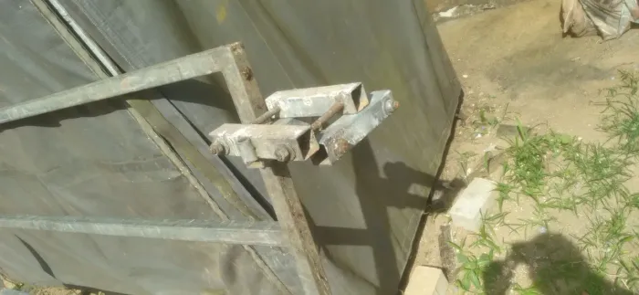 Portão de ferro zincado