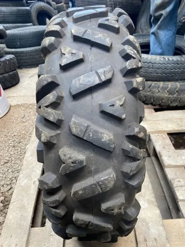 Pneu 29x9-14 sub.f quadriciclos semi novo vulcanizado (não é riscado)