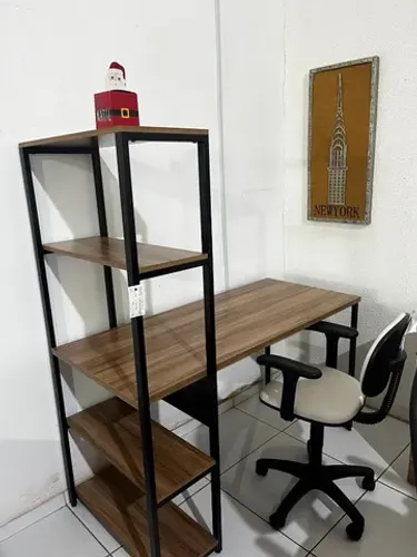 Mesa e estante  industrial 