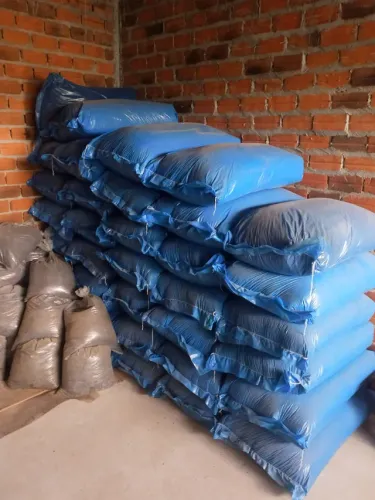 Casca de arroz carbonizada