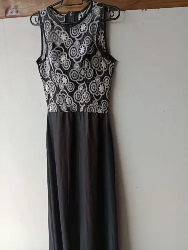 Vendo vestido de festa longo linderrimo veste um P 