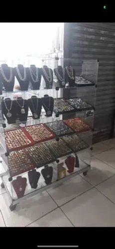 Balcão de vidro lindo seminovo joias celulares roupas montado ou desmontado