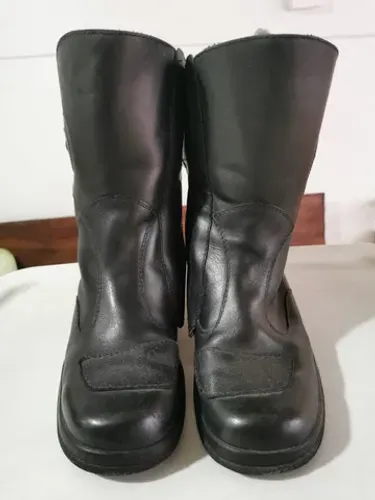 Bota em Couro
