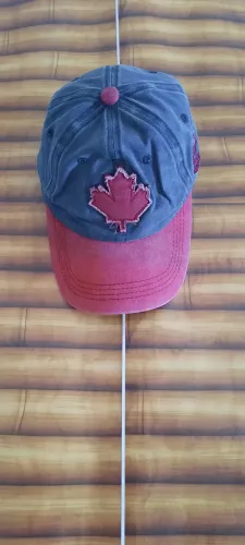 Boné Folha de Maple Canadá.