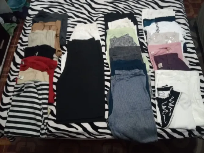 ROUPAS FEMININAS - tamanhos M e G - 24 pçs