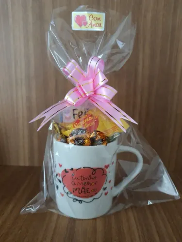 Caneca pra presentear a mamãe R$60. Só a caneca R$40.