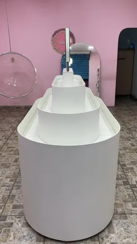 Balcão de Exposição em MDF para Loja de Cosméticos