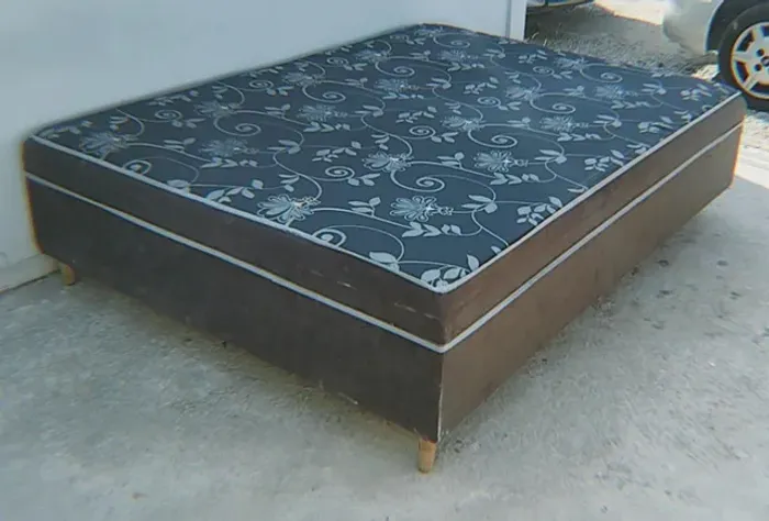 Vendo cama box de casal conjugada