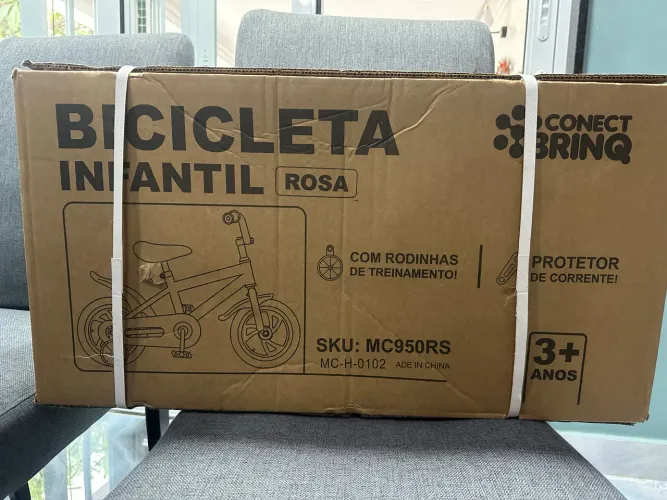 Bicicleta infantil nova na caixa 