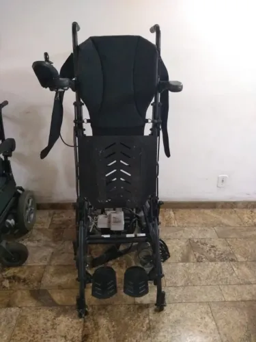 cadeira de rodas Stand Up Motorizada ( restaurada) 