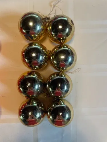 8 Bolas de Natal, R$2,00 cada
