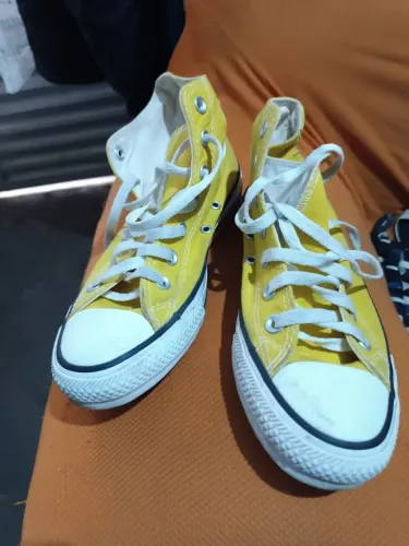 All Star amarelo número 35
