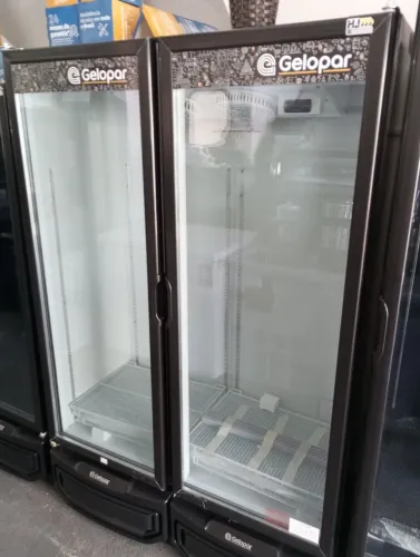 NZ. Expositor refrigerado 950 L 2 portas de vidro Gelopar 