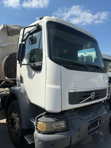 CABINE VOLVO VM 330 COMPLETA | BH-MG