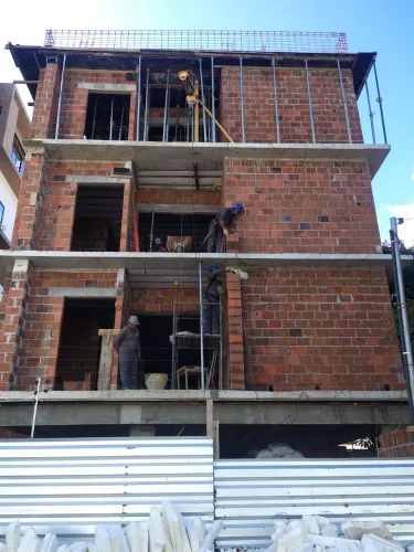 Construções e reformas em geral 