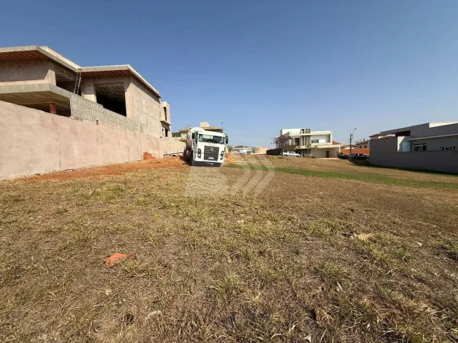 Terreno à venda no Residencial Monte Alegre em Piracicaba