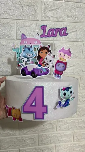Topo de bolo personalizado Gabby's Dollhouse Lara