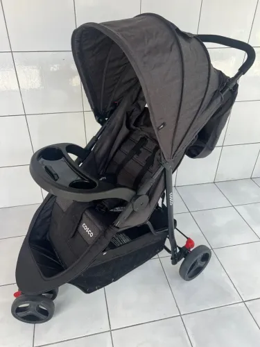 Carrinho de Bebê Cosco + Bebê conforto e suporte para carro