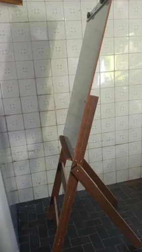 Quadro/Lousa com Tripé de Madeira