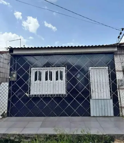 VENDO CASA NO BAIRRO PETRÓPOLIS, PRÓXIMO AO COLÉGIO GM