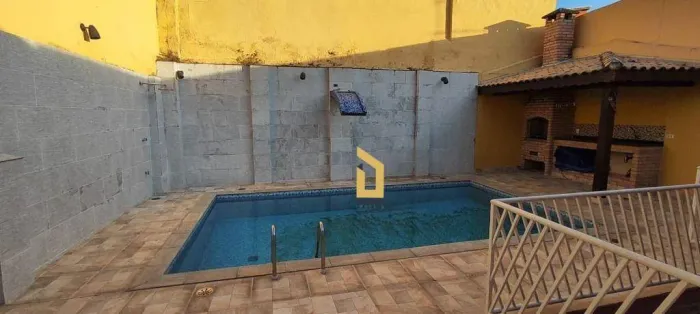 Sobrado à venda | 253m² | 3 dormitórios | 1 suíte | 2 salas | área gourmet | piscina | 3 v