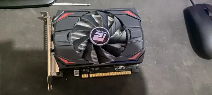 Placa de vídeo RX 550 4gb perfeita