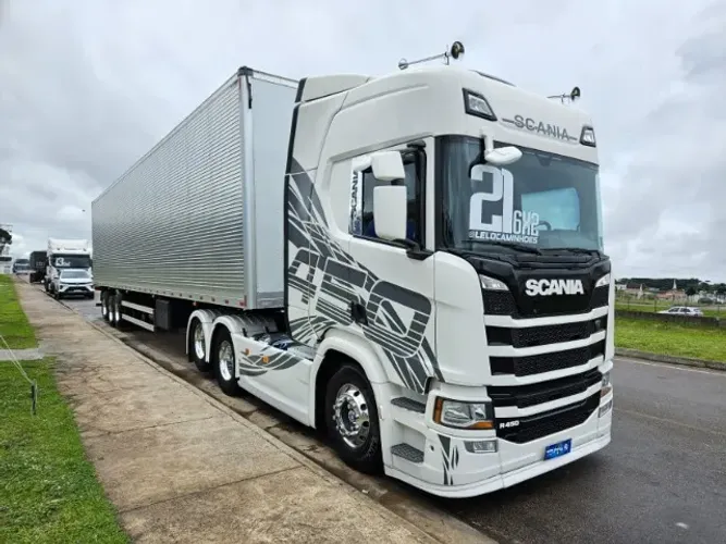 Scania R450 6x2 Ano 2021 Teto Alto Automático Ar Condicionado Baú Facchini 30 plts Ano 26
