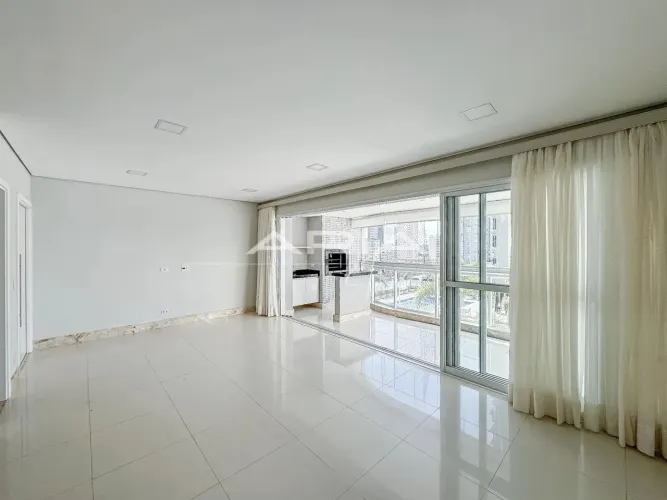 Apartamento à venda no Edifício Premiatto na Gleba Palhano, Londrina PR