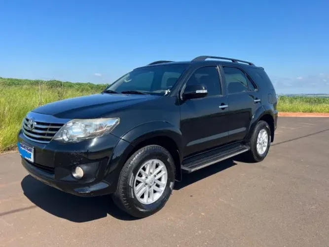 Toyota Hilux SW4 SR 4X2 2.7/ 2.7 Flex 16V Aut. 2012